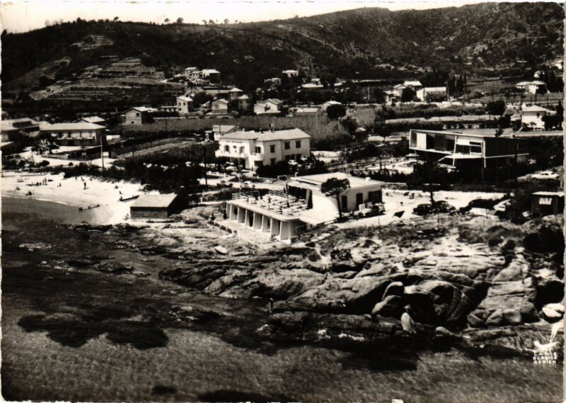 Carte postale ancienne Le Lavandou - Saint-Clair au Lavandou