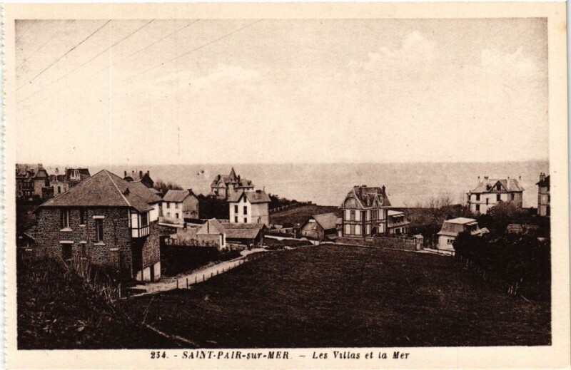 Carte postale ancienne Saint-Pair-sur-Mer - Les Villas et la Mer à Saint-Pair-sur-Mer