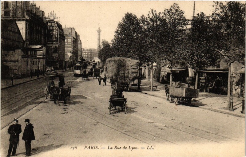 Carte postale ancienne La Rue de Lyon à Paris 12e