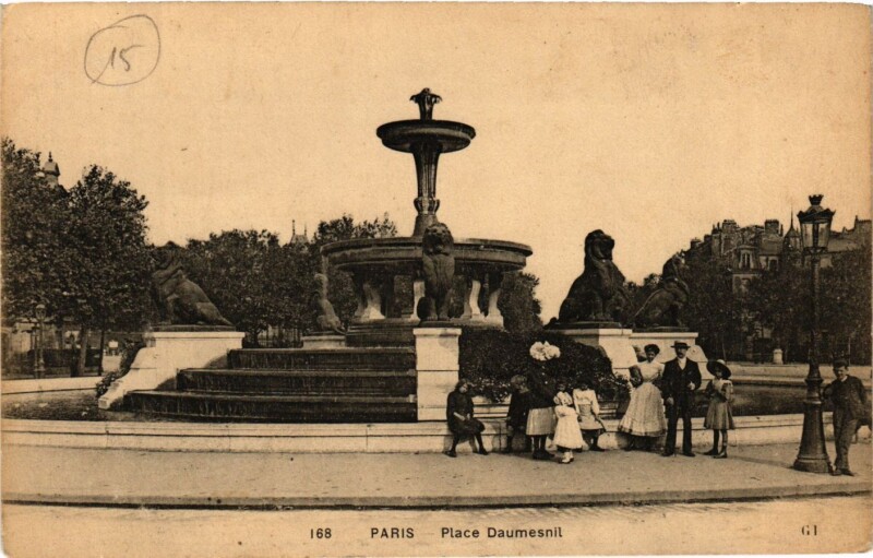 Carte postale ancienne Paris 12e-Place Daumesnil à Paris 12e