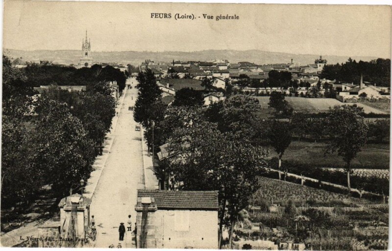 Carte postale ancienne Feurs - Vue générale à Feurs