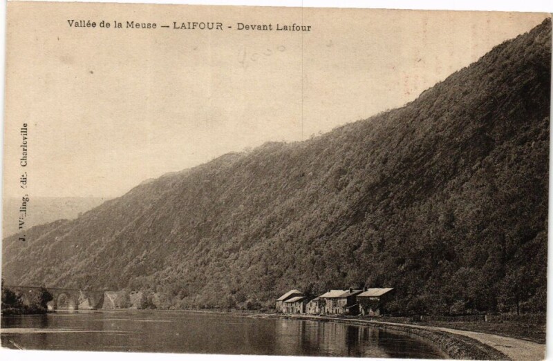Carte postale ancienne Vallée de la Meuse - Laifour - Devant Laifour à Laifour