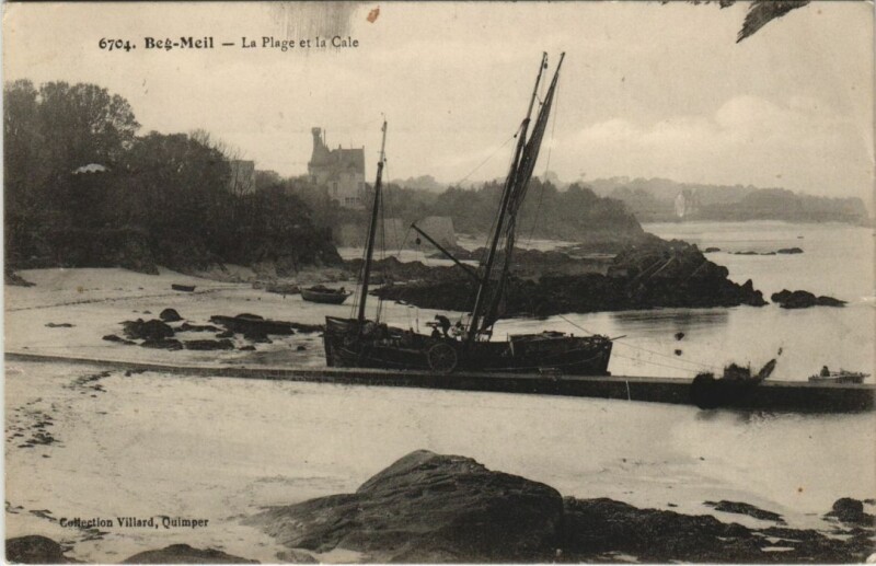 Carte postale ancienne Beg-Meil - La Plage et la Cale Ships