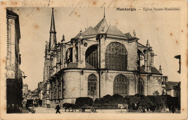 Carte postale ancienne Montargis - Eglise Sainte-Madeleine à Montargis