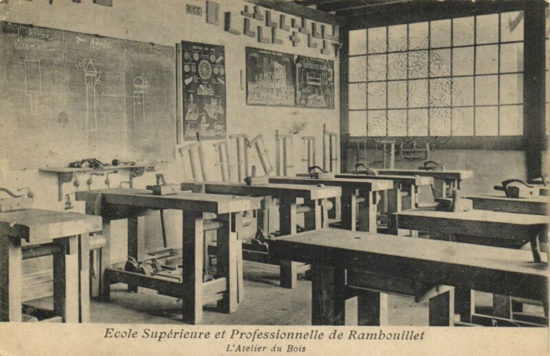 Carte postale ancienne Ecole Superieure et Professionnelle de Rambouillet-Atelier du Bois à Rambouillet
