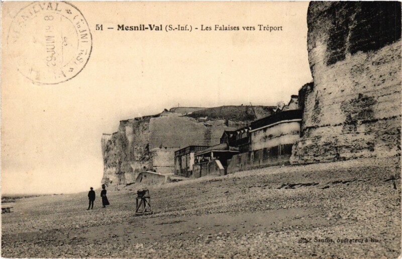 Carte postale ancienne Mesnil-Val Les Falaises vers Treport