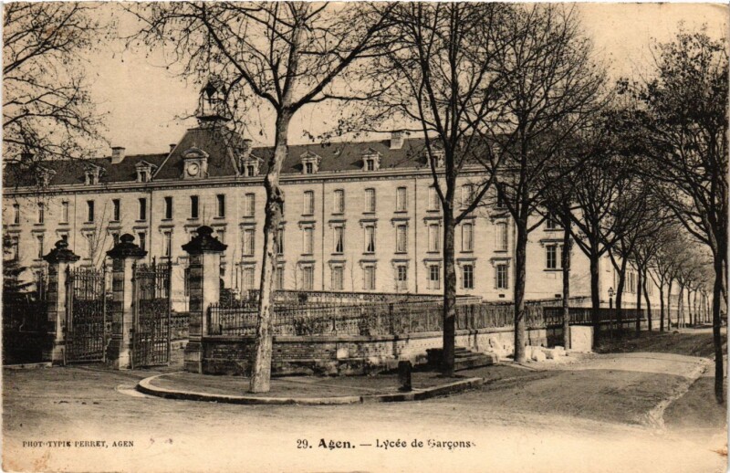Carte postale ancienne Agen - Lycée de Garcons à Agen