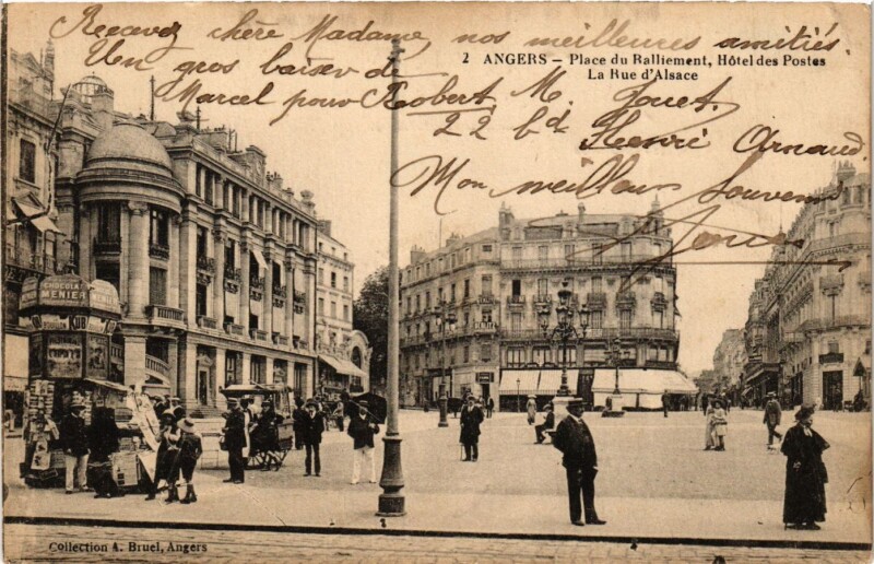 Carte postale ancienne Angers - Place du Raliement Hotel des Postes - La Rue d'Alsace à Angers