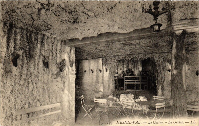 Carte postale ancienne Mesnil-Val-Le Casino La Grotte