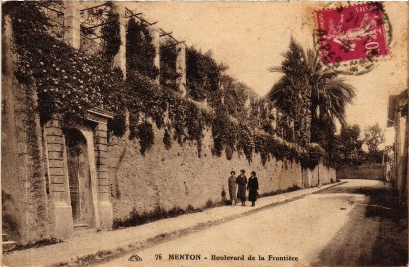 Carte postale ancienne Menton Boulevard de la Frontiere à Menton