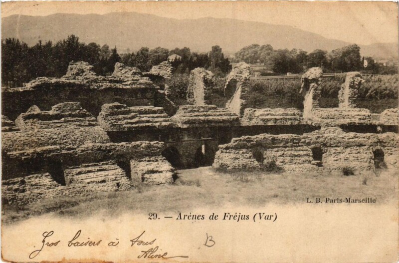 Carte postale ancienne Arenes de Frejus