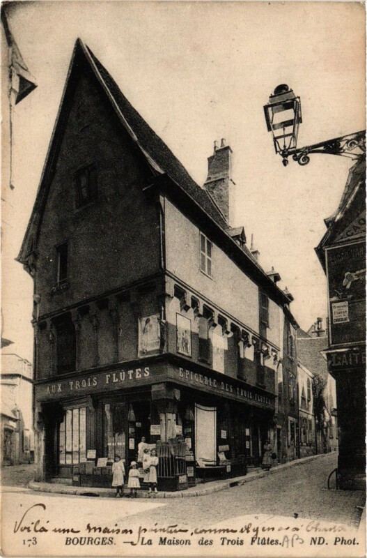 Carte postale ancienne Bourges - La Maison des Trios Flutes à Bourges