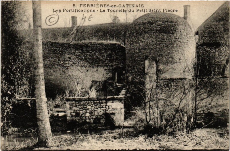 Carte postale ancienne Ferrieres-en-Gatinais - Les Fortifications - La Tourelle à Ferrières-en-Gâtinais