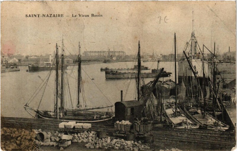 Carte postale ancienne Saint-Nazaire Le Vieux Bassin à Saint-Nazaire