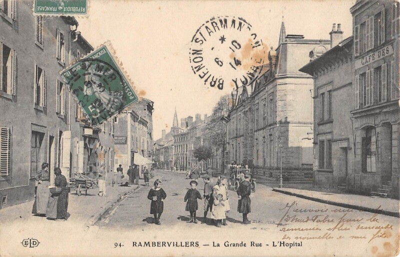 Carte postale ancienne Rambervillers La Grande Rue L'Hopital à Grand