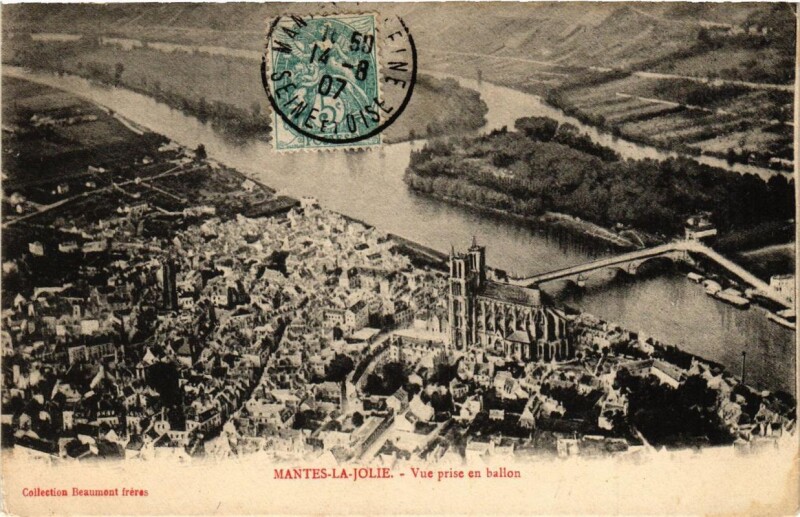 Carte postale ancienne Mantes-la-Jolie Vue prise en ballon à Mantes-la-Jolie