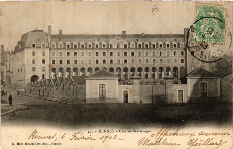 Carte postale ancienne Rennes - Caserne Saint-Georges à Rennes