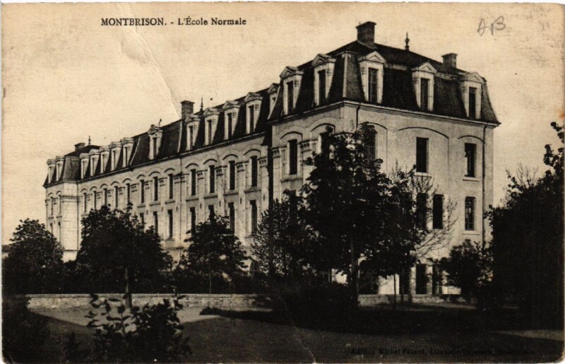 Carte postale ancienne Montbrison - L'Ecole Normale à Montbrison