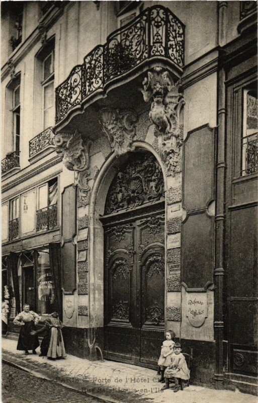 Carte postale ancienne Paris (4e) Porte de l'Hotel Chenizot. rue Saint-Louis en l'Ile à Paris 4e