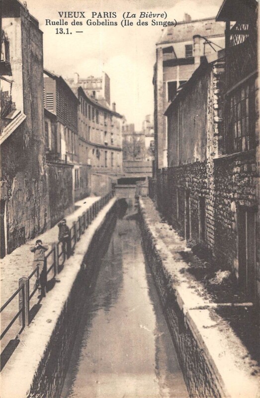 Carte postale ancienne Paris XIIIe Vieux Paris La Bievre Ruelle Des Gobelins Ile Des Singes à Paris 13e