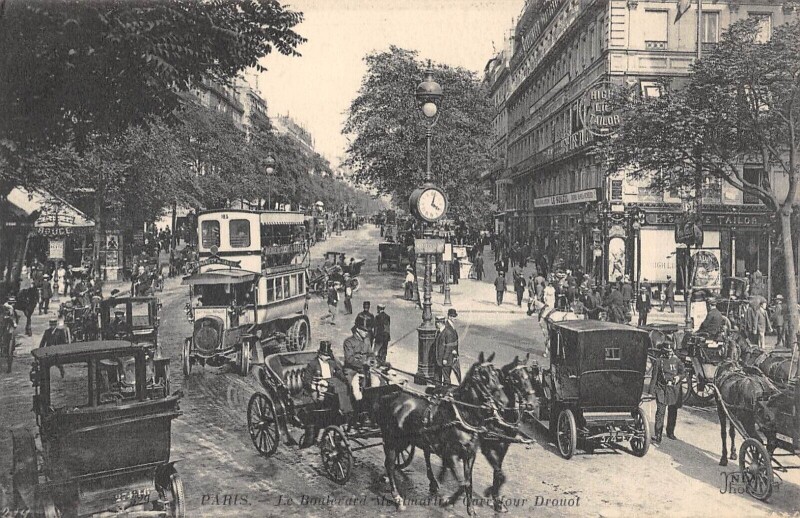 Carte postale ancienne Paris IXe Le Boulevard Montmartre Carrefour Drouot à Paris 9e