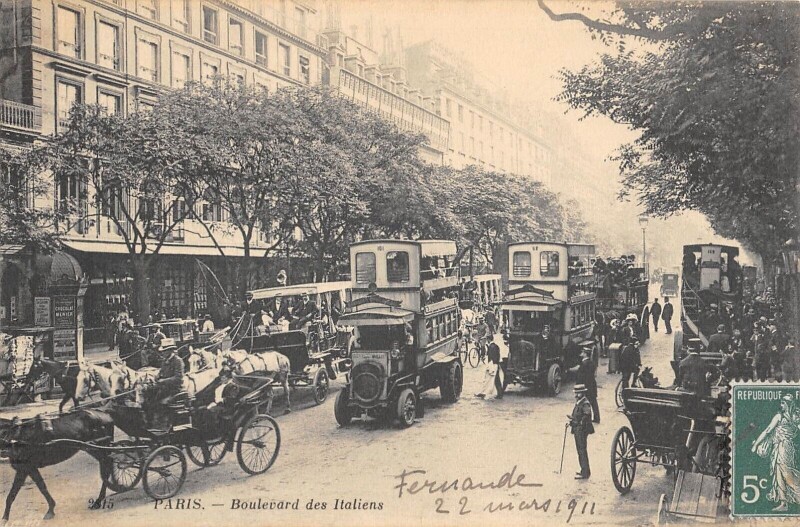 Carte postale ancienne Boulevard des Italiens à Paris 2e