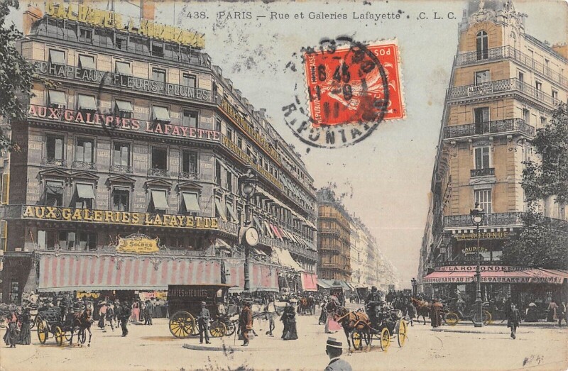 Carte postale ancienne Paris IXe Rue Et Galeries Lafayette à Paris 9e
