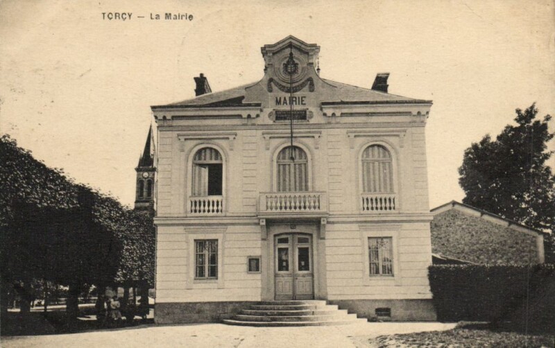 Carte postale ancienne La Mairie à Torcy