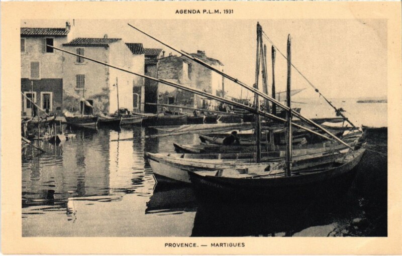 Carte postale ancienne Martigues Town Scene with Boats à Martigues