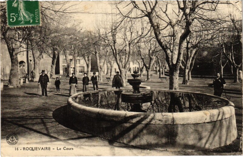 Carte postale ancienne Roquevaire Le Cours à Roquevaire