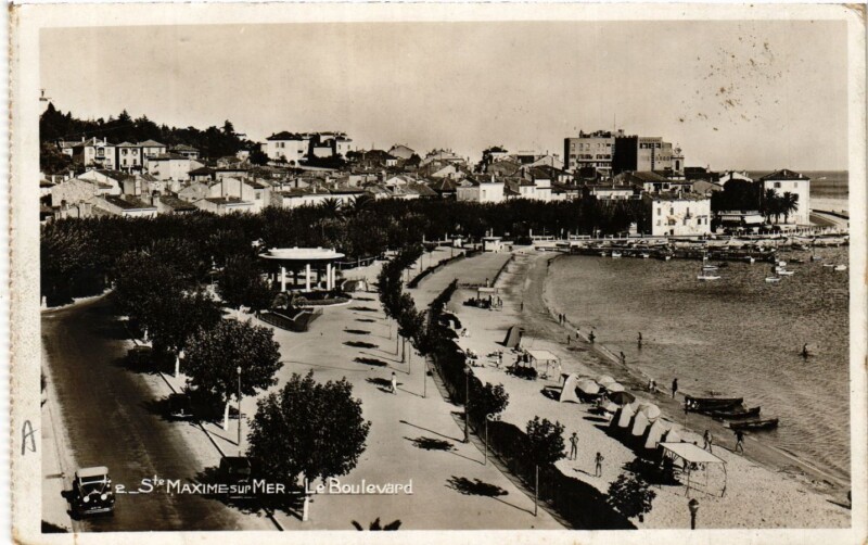 Carte postale ancienne Sainte-Maxime Le Boulevard à Sainte-Maxime