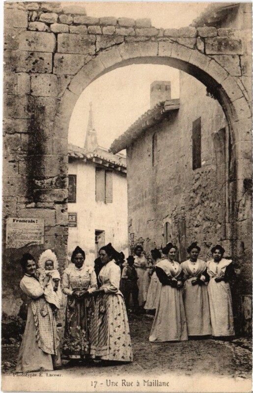 Carte postale ancienne Maillane Une Rue à Maillane
