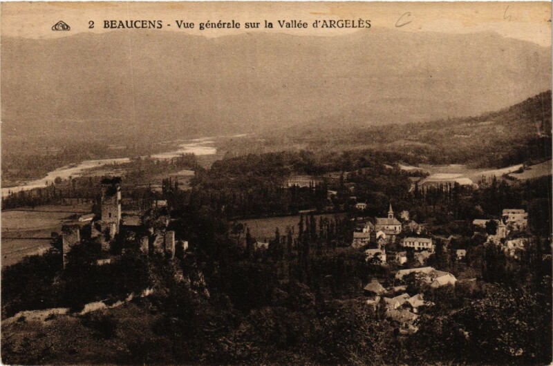 Carte postale ancienne Beaucens Vue générale sur la Vallée d'Argeles à Beaucens