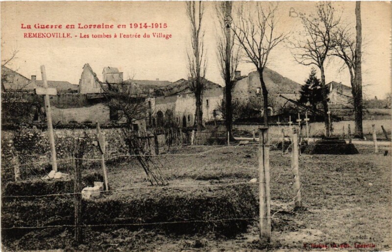 Carte postale ancienne Remenoville - Les tombes a l'entrée du Village à Remenoville