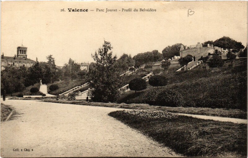 Carte postale ancienne Valence Parc Jouvet Profil du Belvedere à Valence