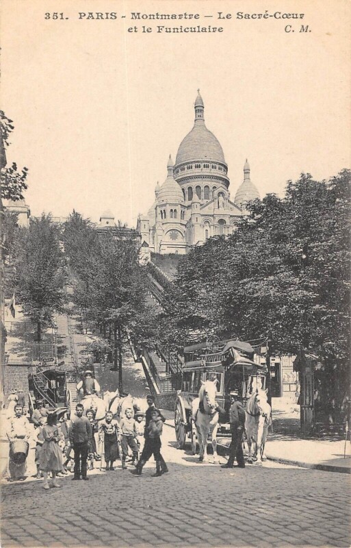 Carte postale ancienne Paris XVIIIe Montmartre Le Sacre Coeur Et Le Funiculaire à Paris