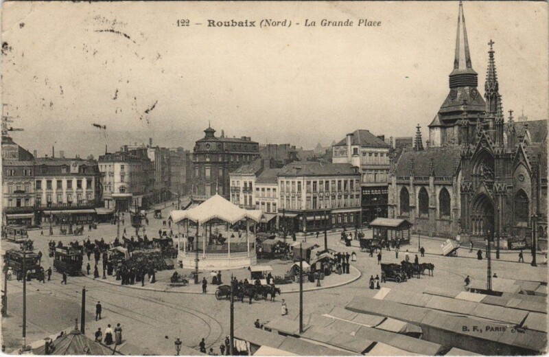 Carte postale ancienne Roubaix - La Grande Place à Roubaix