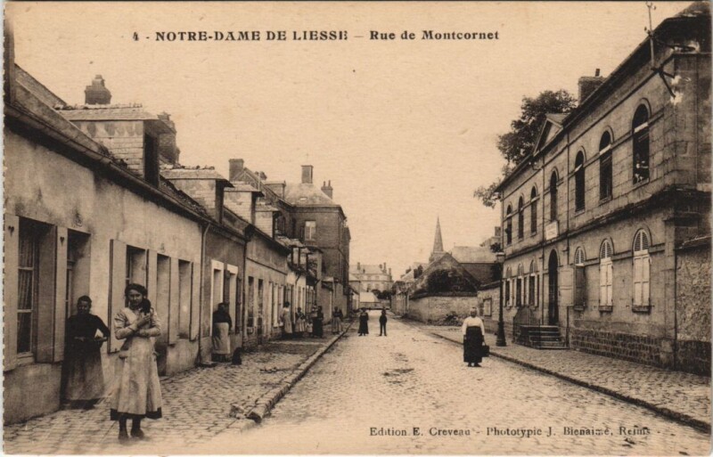 Carte postale ancienne Notre Dame de Liesse Rue de Montcornet à Montcornet
