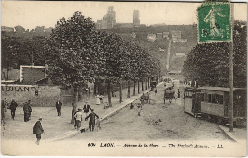 Carte postale ancienne Laon Avenue de la Gare