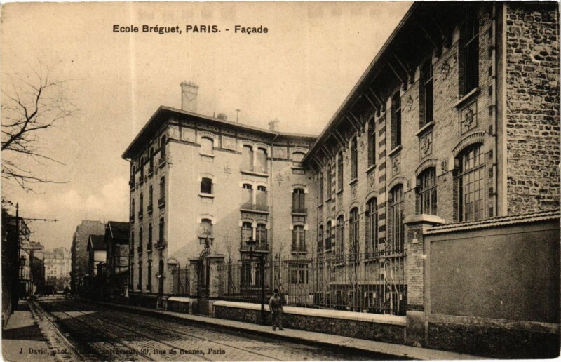 Carte postale ancienne Ecole Bréguet - Façade à Paris 15e