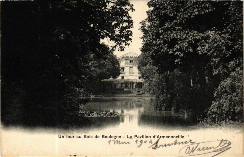 Carte postale ancienne Un tour au Bois de Boulogne - Le Pavillon d'Armenonville à Paris 16e