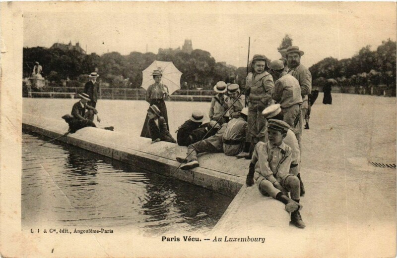 Carte postale ancienne Paris Vecu. Au Luxembourg.