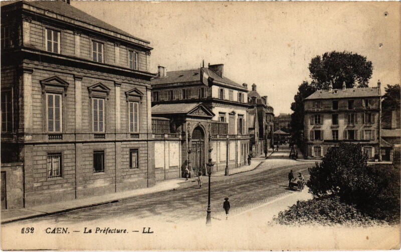 Carte postale ancienne Caen La Prefecture