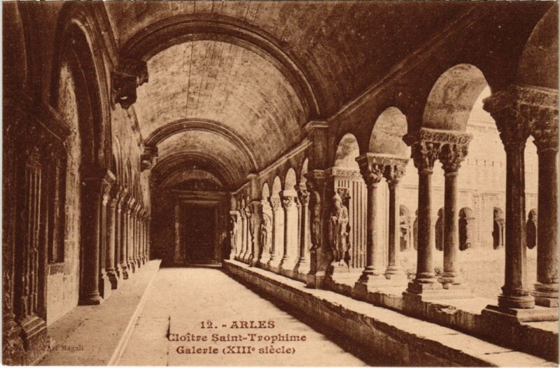 Carte postale ancienne Arles Cloitre Saint-Trophime - Galerie à Arles