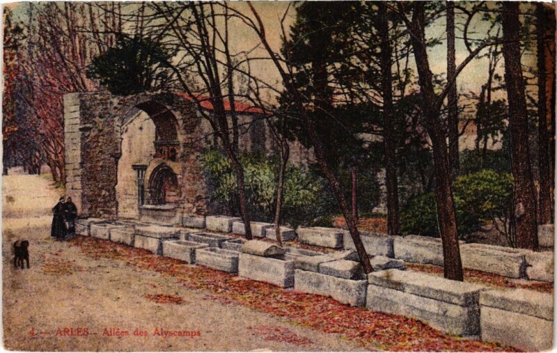 Carte postale ancienne Arles Allee des Alyscamps à Arles