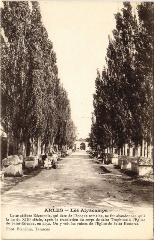 Carte postale ancienne Arles Les Alyscamps à Arles