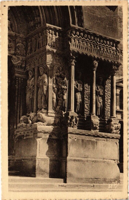 Carte postale ancienne Arles Cathedrale Saint-Trophime à Arles