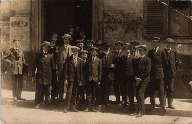 Carte postale ancienne Paris 3e Ecole Germain Gillon ? carte photo à Paris 3e