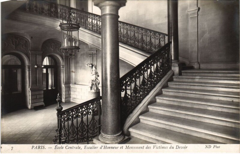Carte postale ancienne Paris 3e Ecole Centrale Escalier d'Honneur Mon Victimes du devoir à Paris 3e