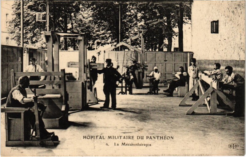 Carte postale ancienne Paris 5e Hopital Militaire du Pantheon La Mecanotherapie à Paris 5e